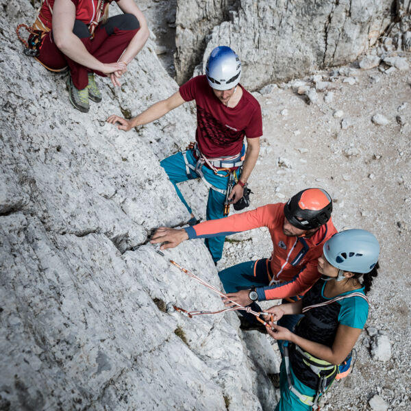 Cours d’Escalade Adultes – Progressez en falaise !