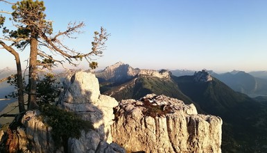 Les Bornes  : Randonnée, du Perthuis à la Montagne des Auges