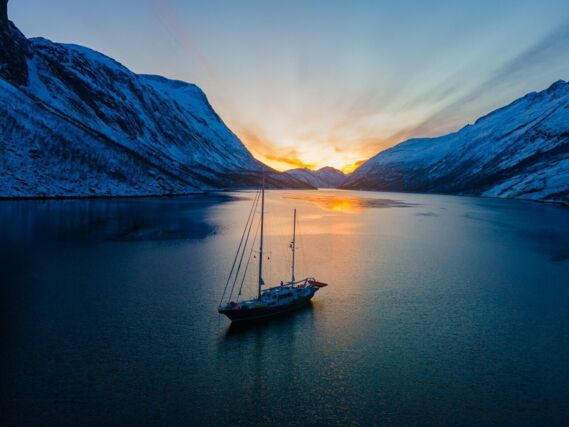 Ski de rando et voilier en Norvege