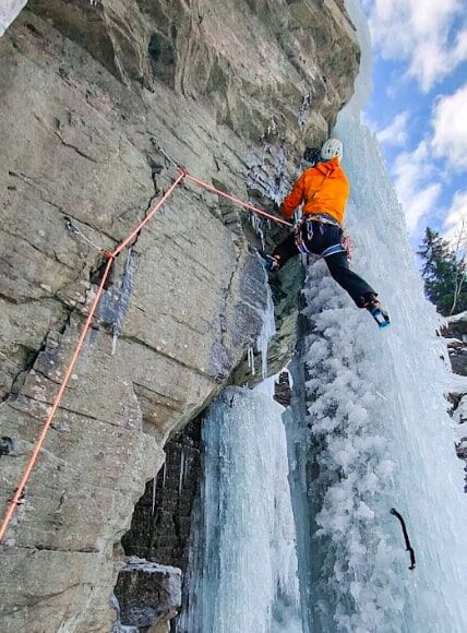 Initiation Cascade de glace dans les Aravis