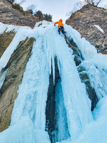 Initiation Cascade de glace dans les Aravis