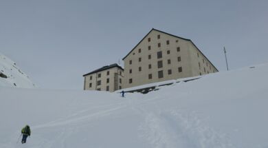 Raid à ski alpin autour du Grand-Saint-Bernard